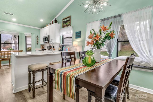 121 Cimarron Drive, Asheville, NC 28803