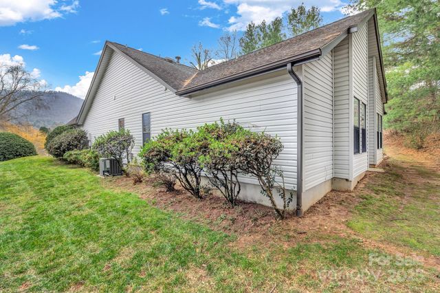 121 Cimarron Drive, Asheville, NC 28803