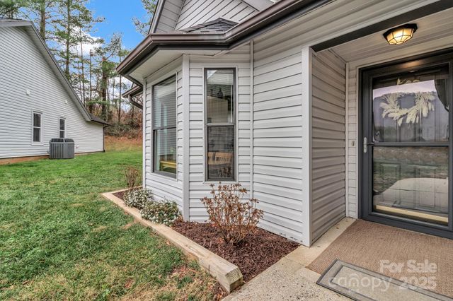 121 Cimarron Drive, Asheville, NC 28803