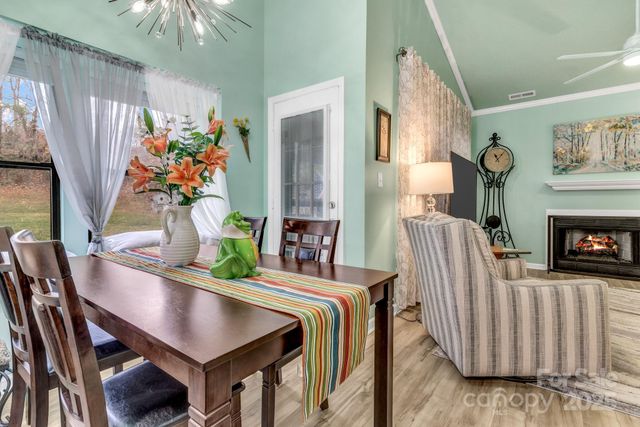 121 Cimarron Drive, Asheville, NC 28803