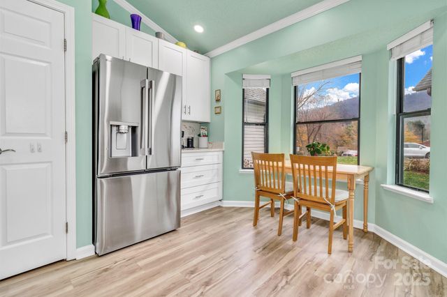 121 Cimarron Drive, Asheville, NC 28803