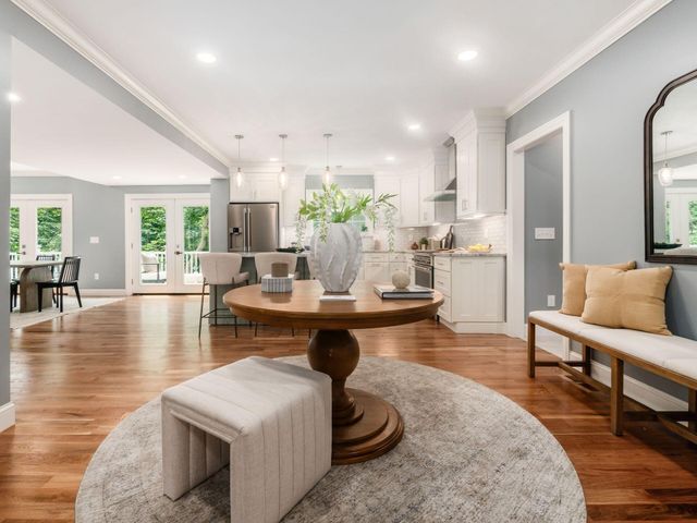 415 Glen Echo Circle, Columbus, OH 43202