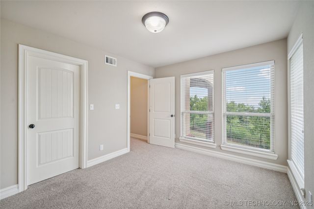 6531 S Ridgeview Road, Owasso, OK 74055