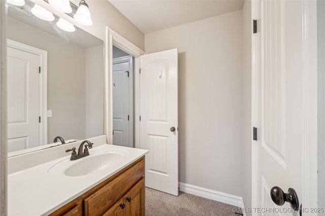 6531 S Ridgeview Road, Owasso, OK 74055