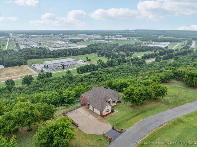 6531 S Ridgeview Road, Owasso, OK 74055