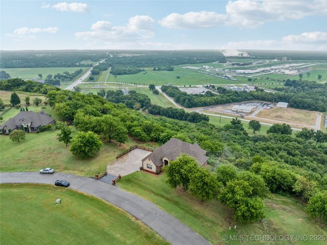 6531 S Ridgeview Road, Owasso, OK 74055