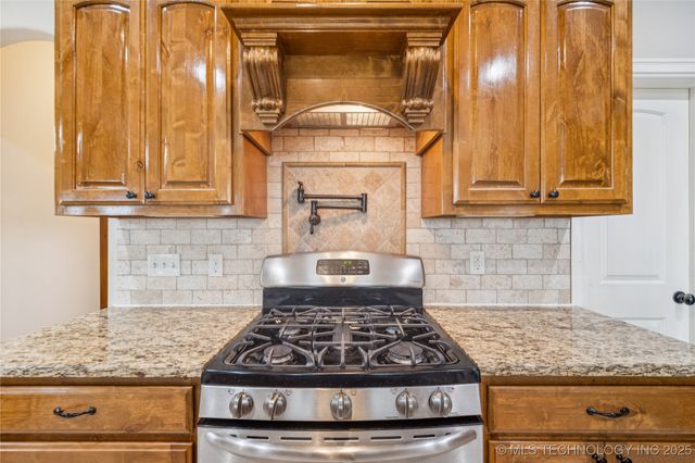 6531 S Ridgeview Road, Owasso, OK 74055