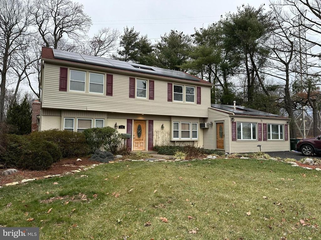 151 HARRINGTON CIR, Willingboro, NJ 08046