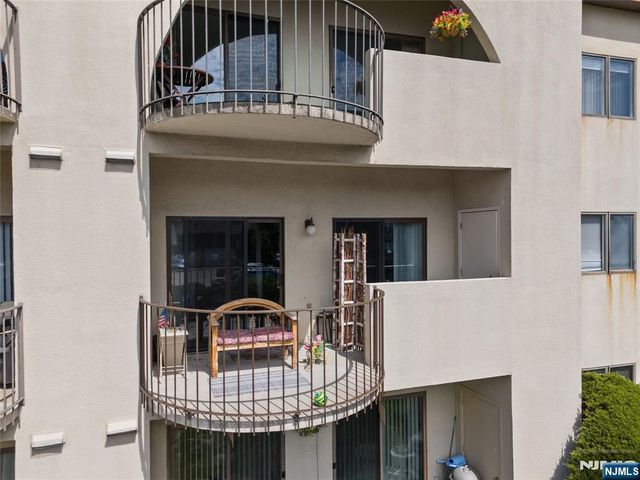 2 Ann S203, Clifton, NJ 07013