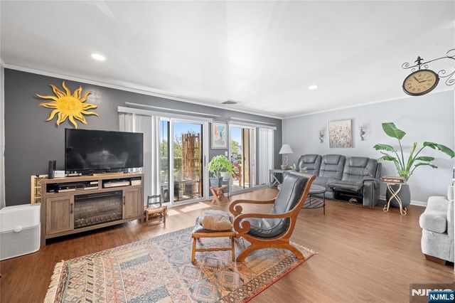 2 Ann S203, Clifton, NJ 07013