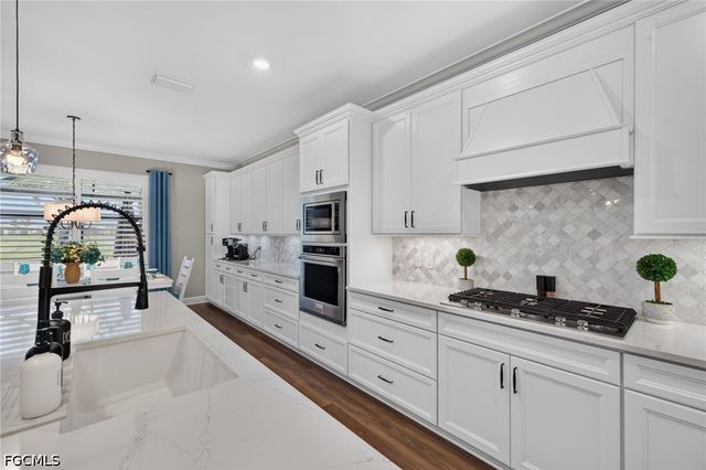 20430 Pebble Glen DR, Estero, FL 33928