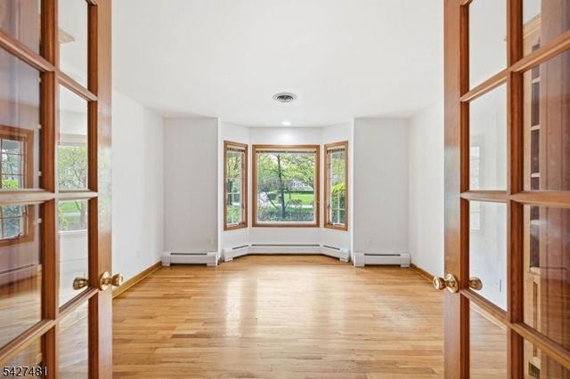 7 Trotters Ln, Mahwah Twp., NJ 07430