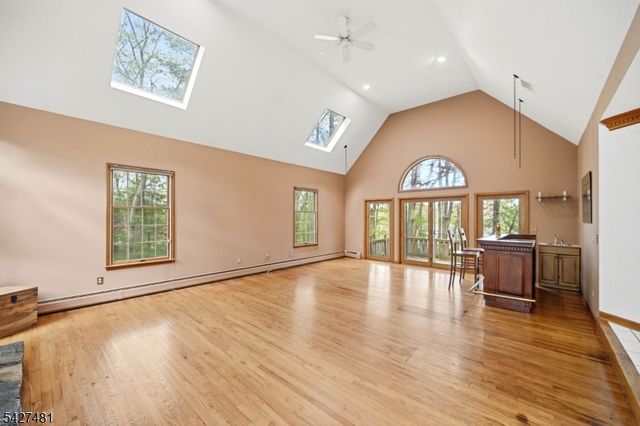 7 Trotters Ln, Mahwah Twp., NJ 07430