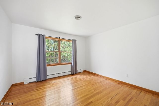 7 Trotters Ln, Mahwah Twp., NJ 07430