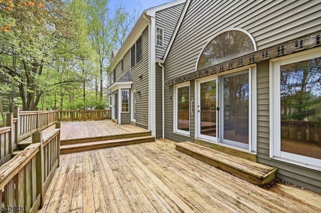 7 Trotters Ln, Mahwah Twp., NJ 07430