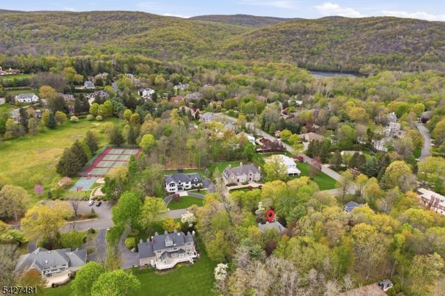 7 Trotters Ln, Mahwah Twp., NJ 07430