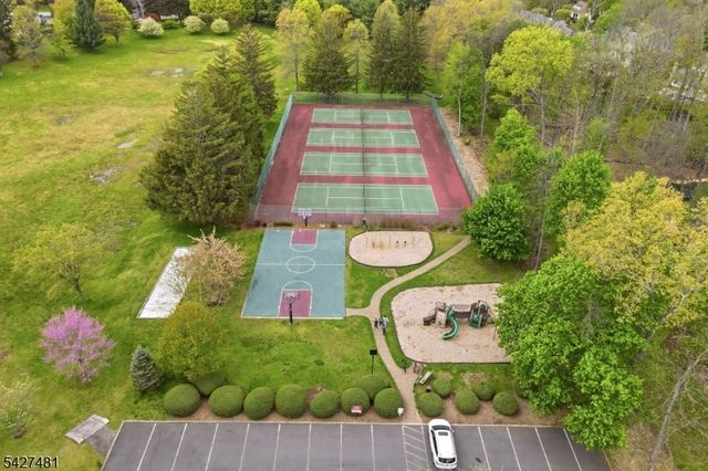 7 Trotters Ln, Mahwah Twp., NJ 07430