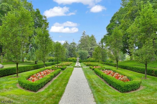 7 Trotters Ln, Mahwah Twp., NJ 07430