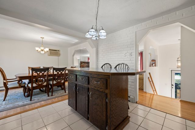 59 Spruce St, Bridgewater, MA 02324