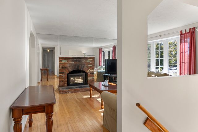 59 Spruce St, Bridgewater, MA 02324