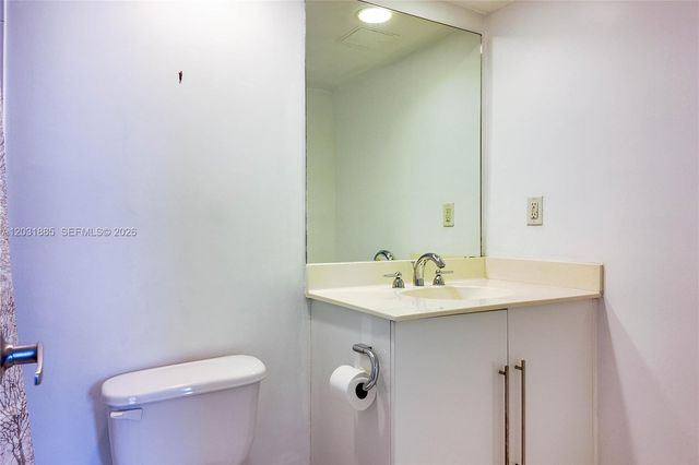 3000 S Ocean Drive 712, Hollywood, FL 33019