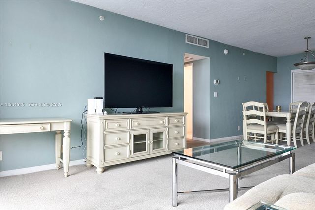 3000 S Ocean Drive 712, Hollywood, FL 33019
