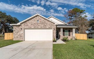 2311 Ridgewood Drive, West Columbia, TX 77486