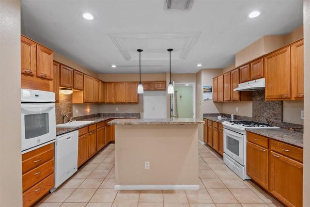 5914 Stone Creek Drive, Magnolia, TX 77354