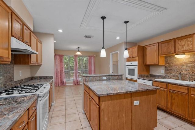 5914 Stone Creek Drive, Magnolia, TX 77354