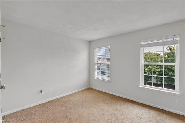 1221 Rosebud LN, Chesapeake, VA 23322