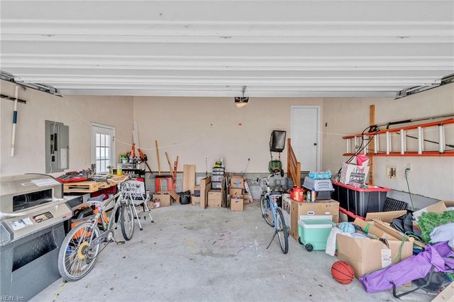 1221 Rosebud LN, Chesapeake, VA 23322