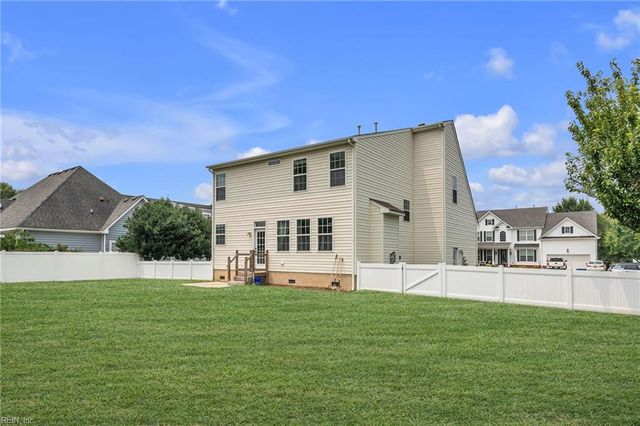 1221 Rosebud LN, Chesapeake, VA 23322