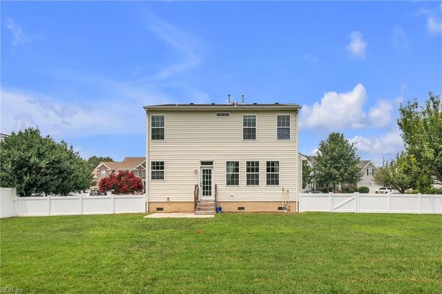 1221 Rosebud LN, Chesapeake, VA 23322