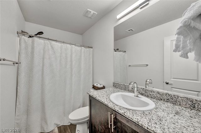 2742 Champagne Gold Avenue, North Las Vegas, NV 89086