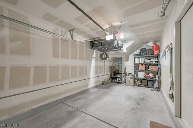 2742 Champagne Gold Avenue, North Las Vegas, NV 89086