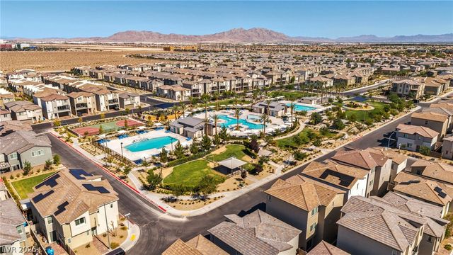 2742 Champagne Gold Avenue, North Las Vegas, NV 89086