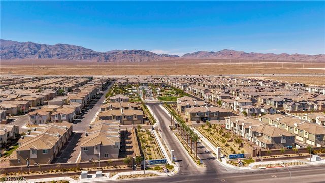 2742 Champagne Gold Avenue, North Las Vegas, NV 89086