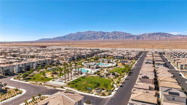 2742 Champagne Gold Avenue, North Las Vegas, NV 89086