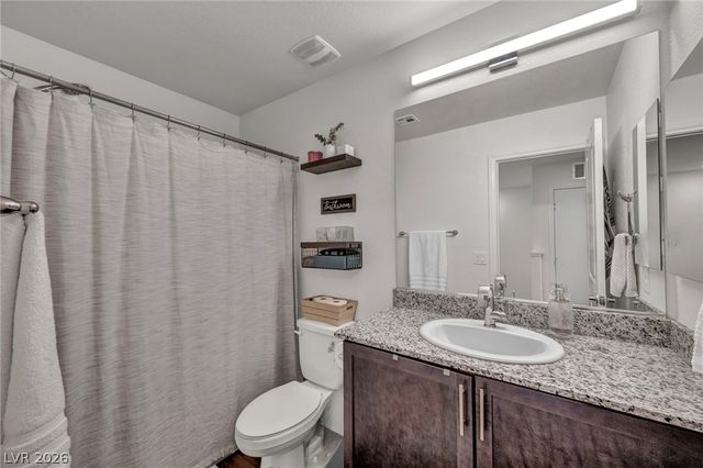2742 Champagne Gold Avenue, North Las Vegas, NV 89086