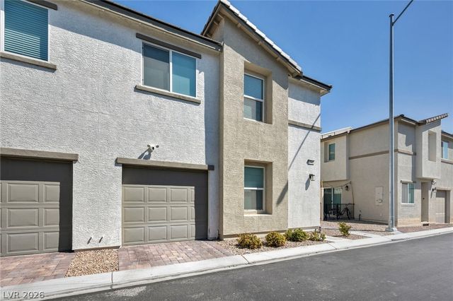 2742 Champagne Gold Avenue, North Las Vegas, NV 89086