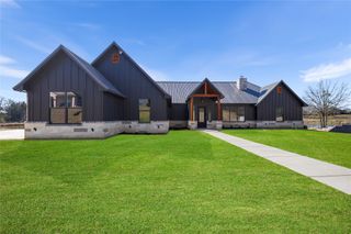 24110 Sun Ridge Road, Lindale, TX 75771