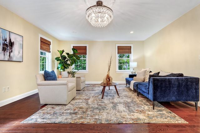 4 Murray Hill Circle, Wilmington, MA 01887
