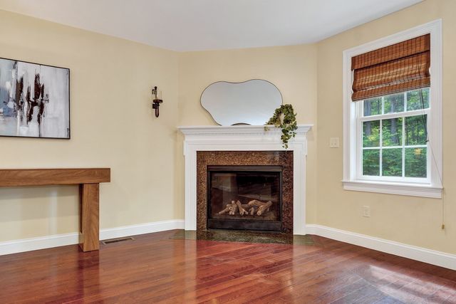 4 Murray Hill Circle, Wilmington, MA 01887