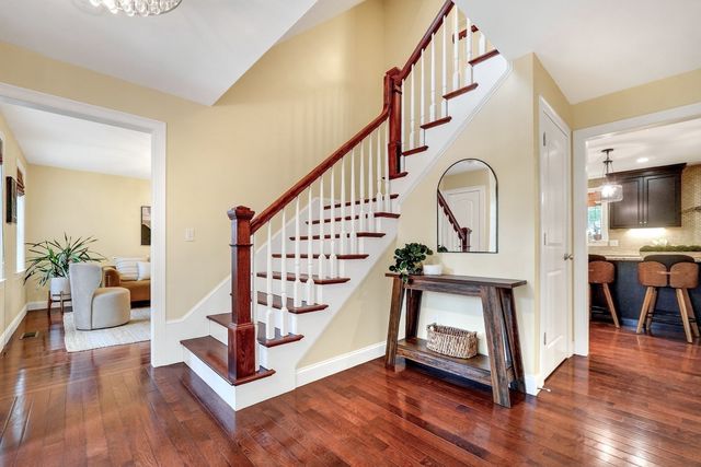 4 Murray Hill Circle, Wilmington, MA 01887