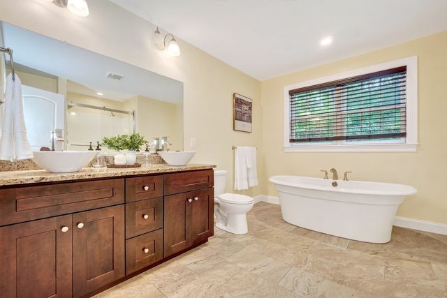 4 Murray Hill Circle, Wilmington, MA 01887