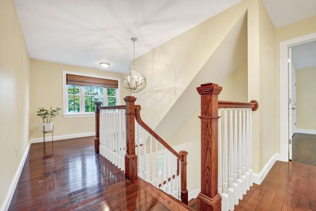 4 Murray Hill Circle, Wilmington, MA 01887