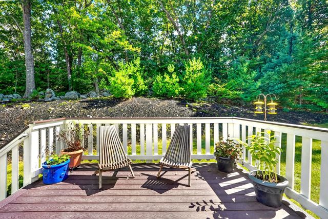 4 Murray Hill Circle, Wilmington, MA 01887