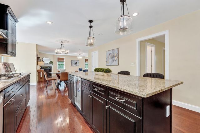 4 Murray Hill Circle, Wilmington, MA 01887