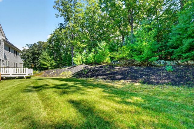 4 Murray Hill Circle, Wilmington, MA 01887