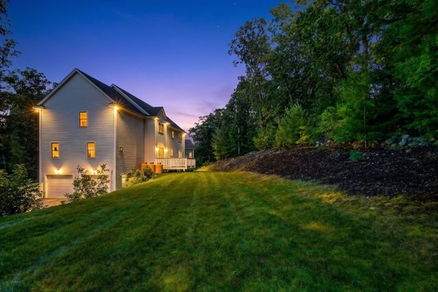 4 Murray Hill Circle, Wilmington, MA 01887